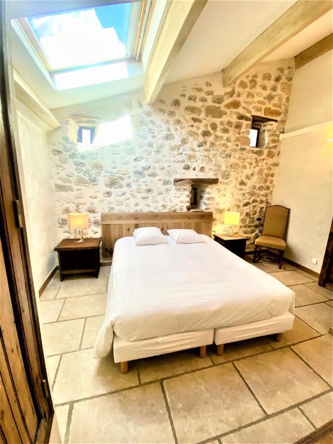 Gite De Groupe 9Ch Ou 3 Gites Independants De 3Ch - Patio Et Piscine Interieure Chauffee Toute L'Annee วัลลงปงต์ดาร์ก ภายนอก รูปภาพ
